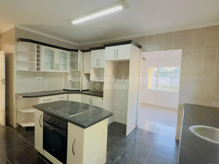 Townhouse/Cluster to Rent in Philadelphia, Harare