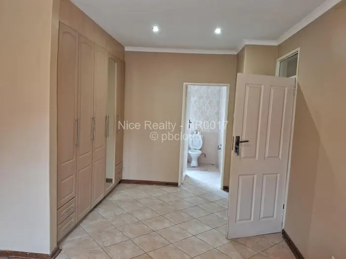 3 Bedroom House to Rent in Waterfalls