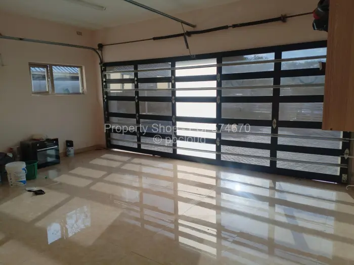 5 Bedroom House to Rent in Borrowdale Brooke, Harare