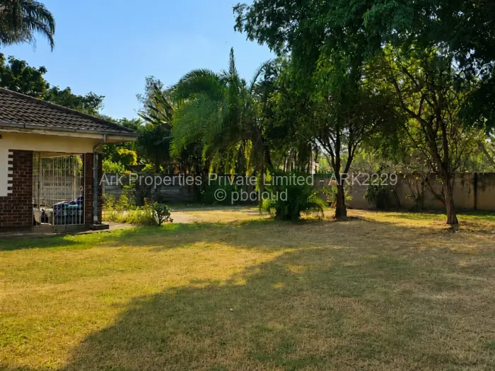 5 Bedroom House for Sale in Vainona, Harare