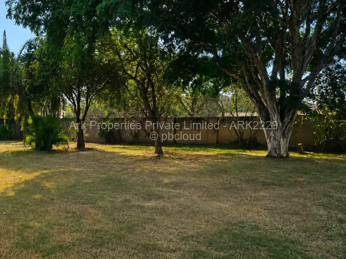 5 Bedroom House for Sale in Vainona, Harare