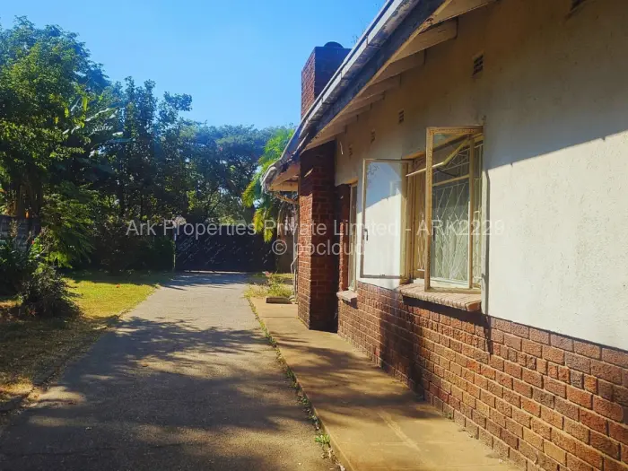 5 Bedroom House for Sale in Vainona, Harare