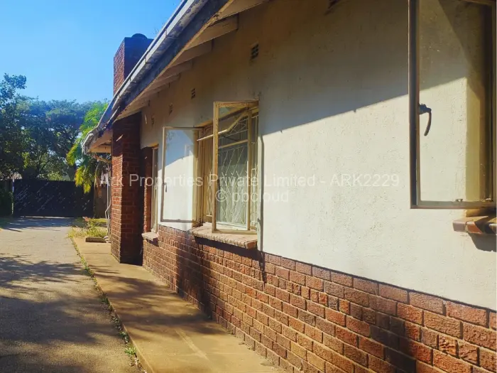 5 Bedroom House for Sale in Vainona, Harare