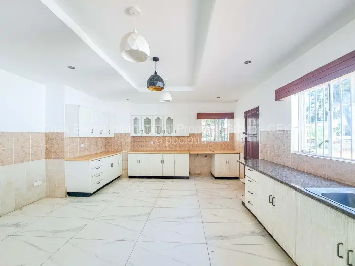 4 Bedroom House to Rent in Chisipite, Harare