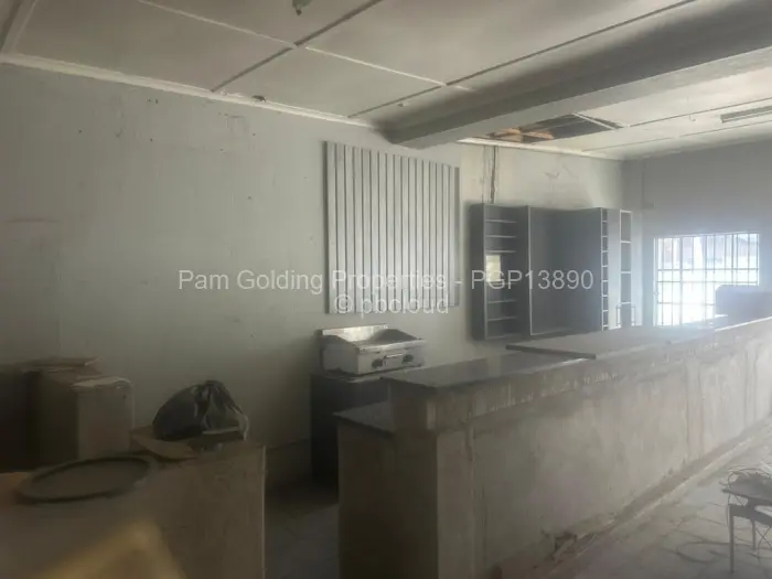Retail/Shop to Rent in Hatfield
