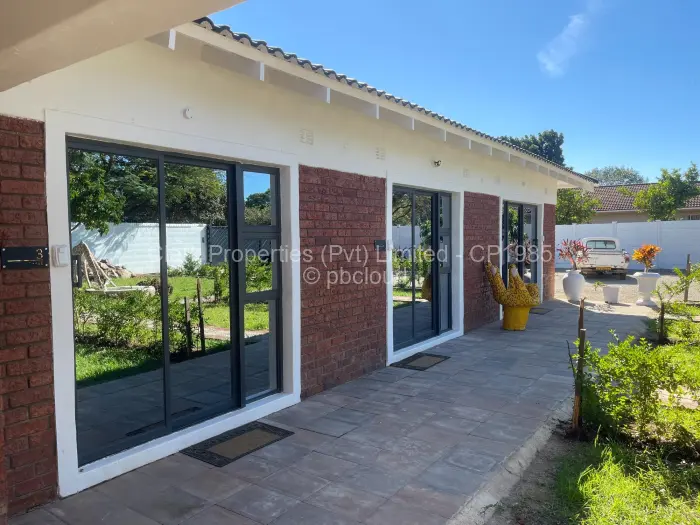7 Bedroom House for Sale in Selbourne Park, Bulawayo