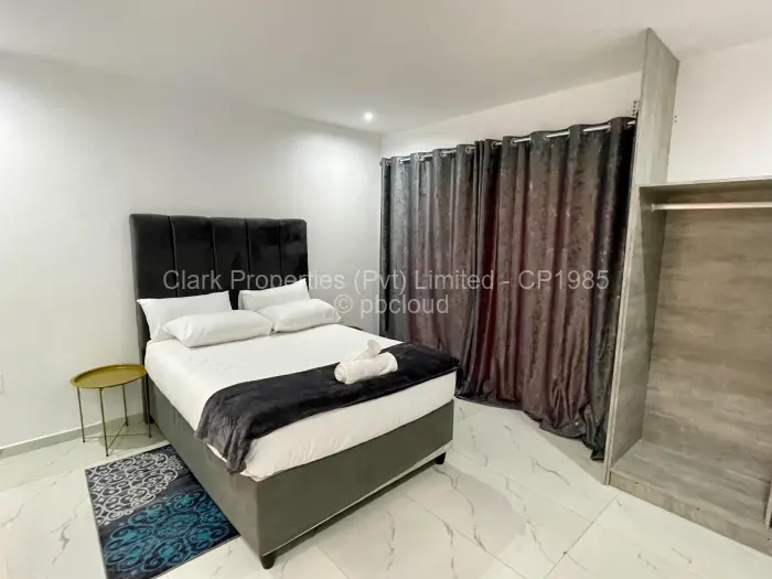 7 Bedroom House for Sale in Selbourne Park, Bulawayo
