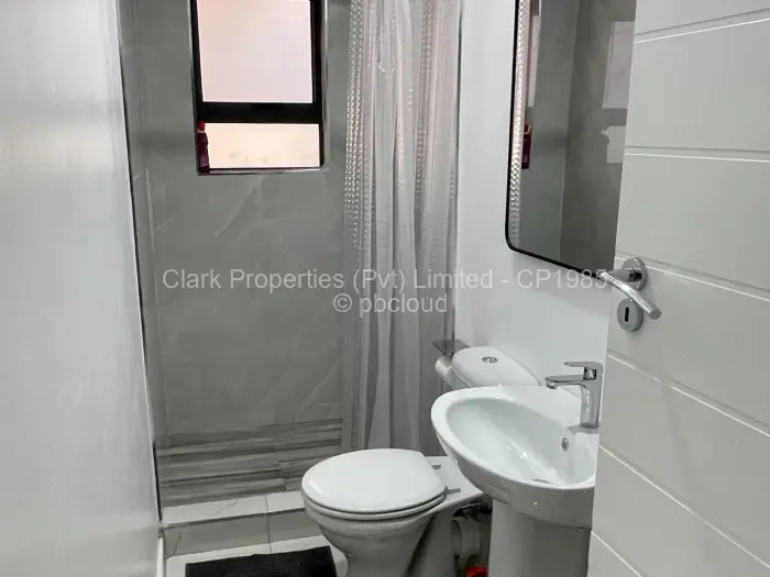7 Bedroom House for Sale in Selbourne Park, Bulawayo