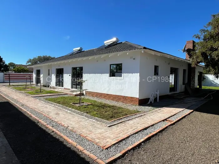 7 Bedroom House for Sale in Selbourne Park, Bulawayo