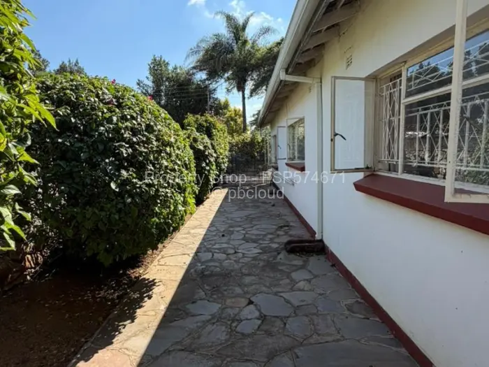 6 Bedroom House to Rent in Mount Pleasant, Harare