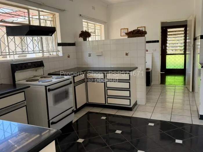 6 Bedroom House to Rent in Mount Pleasant, Harare