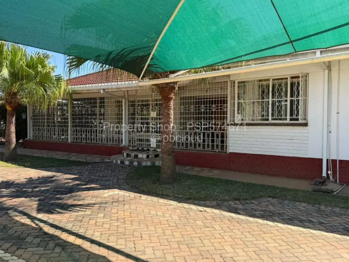 6 Bedroom House to Rent in Mount Pleasant, Harare