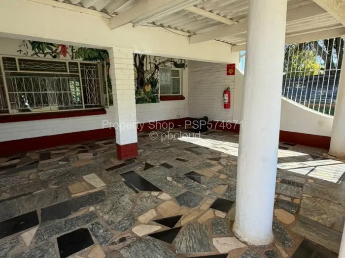 6 Bedroom House to Rent in Mount Pleasant, Harare