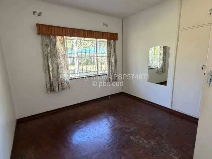 6 Bedroom House to Rent in Mount Pleasant, Harare
