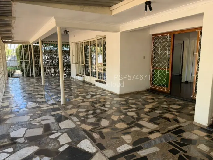 6 Bedroom House to Rent in Mount Pleasant, Harare