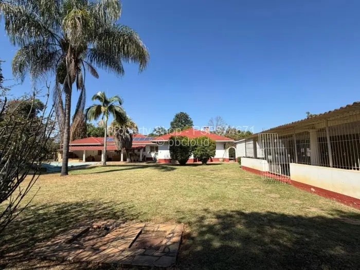 6 Bedroom House to Rent in Mount Pleasant, Harare