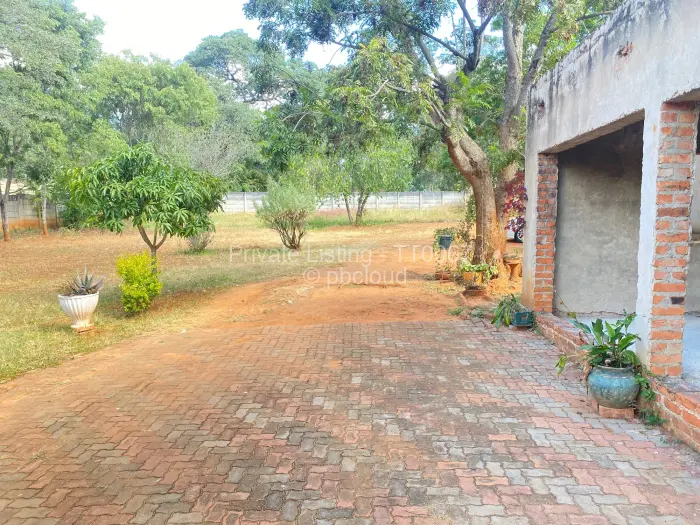 Residential Stand for Sale in Carrick Creagh Estate, Harare