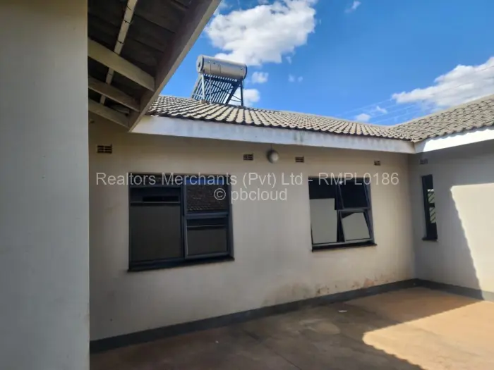 4 Bedroom House to Rent in Bloomingdale