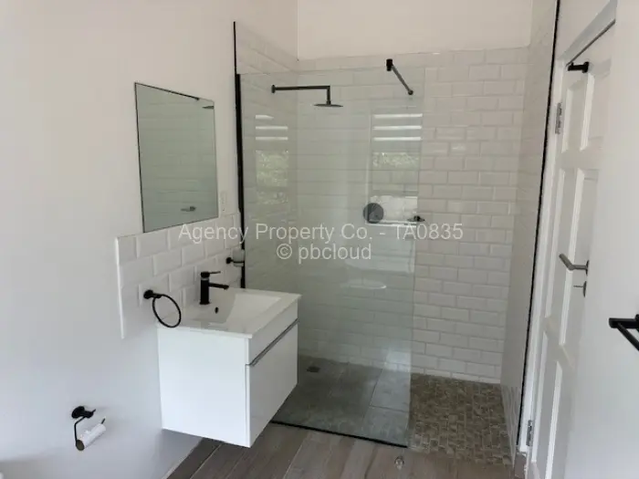 2 Bedroom Cottage/Garden Flat to Rent in Newlands, Harare