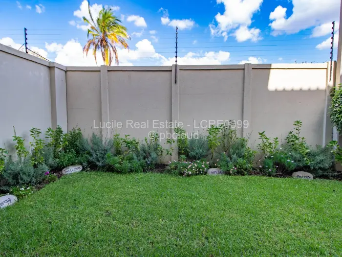Townhouse/Cluster for Sale in Newlands, Harare
