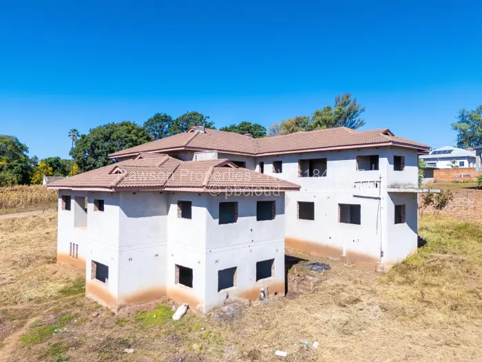 8 Bedroom House for Sale in The Grange, Harare