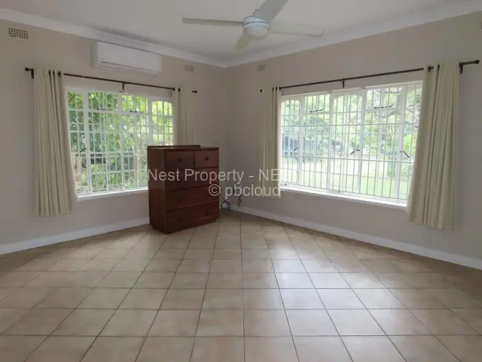 6 Bedroom House for Sale in Borrowdale, Harare