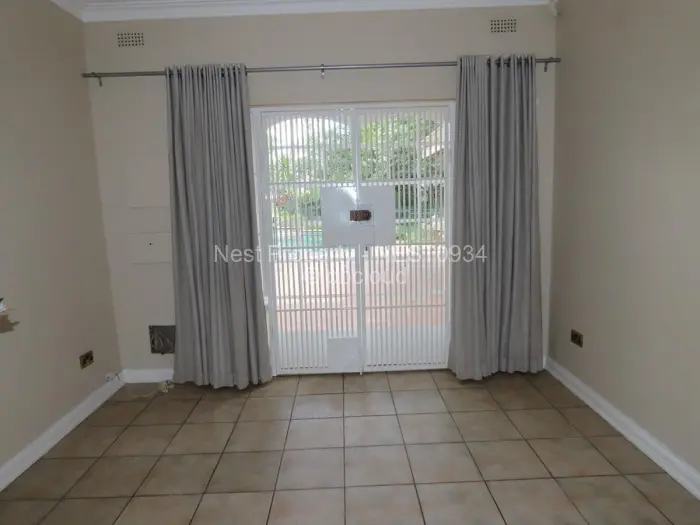 6 Bedroom House for Sale in Borrowdale, Harare