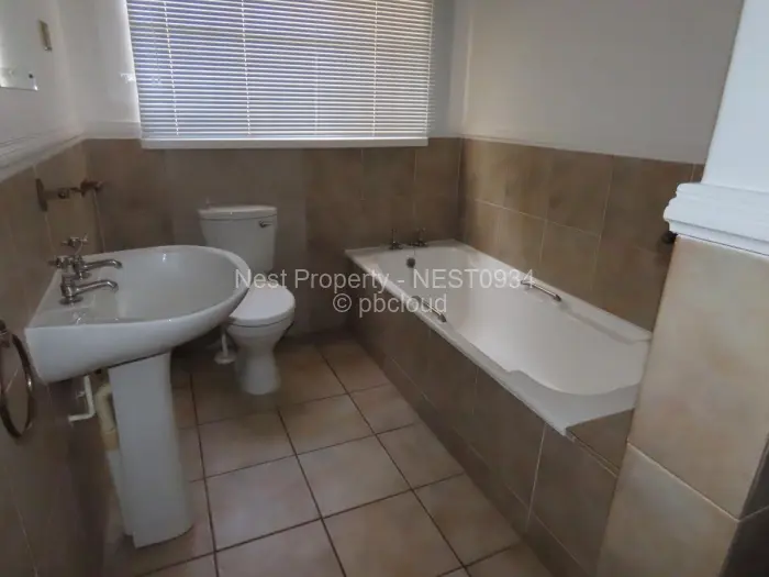 6 Bedroom House for Sale in Borrowdale, Harare