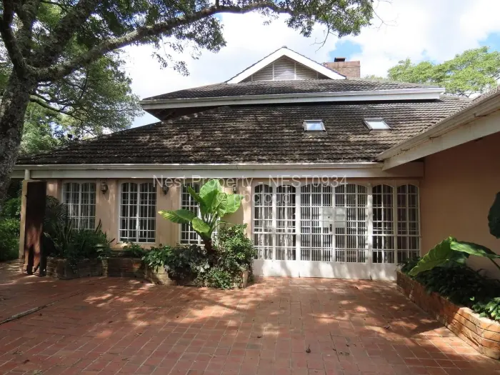 6 Bedroom House for Sale in Borrowdale, Harare