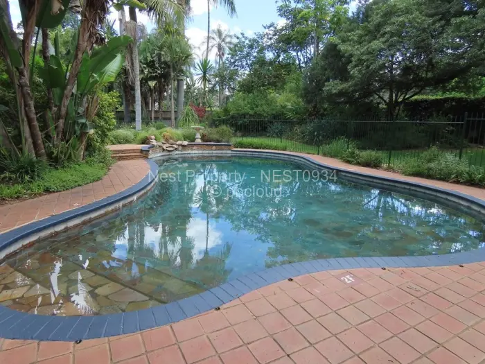 6 Bedroom House for Sale in Borrowdale, Harare