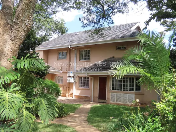 6 Bedroom House for Sale in Borrowdale, Harare