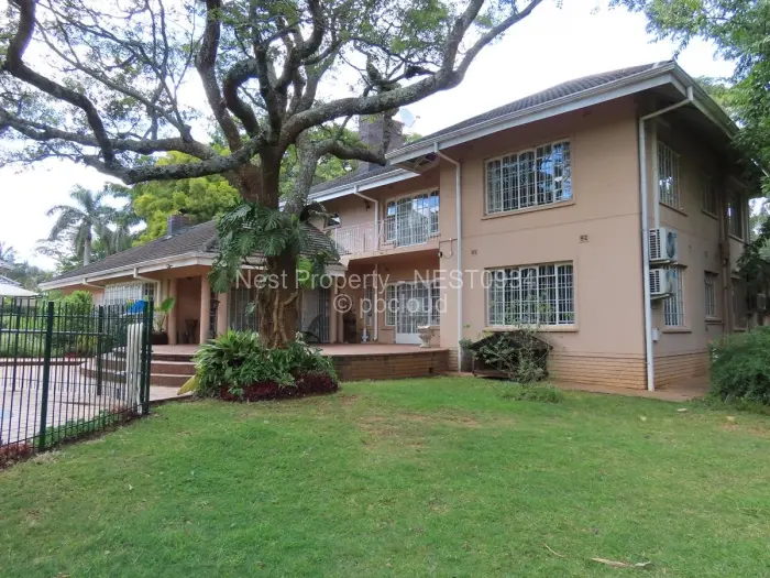 6 Bedroom House for Sale in Borrowdale, Harare