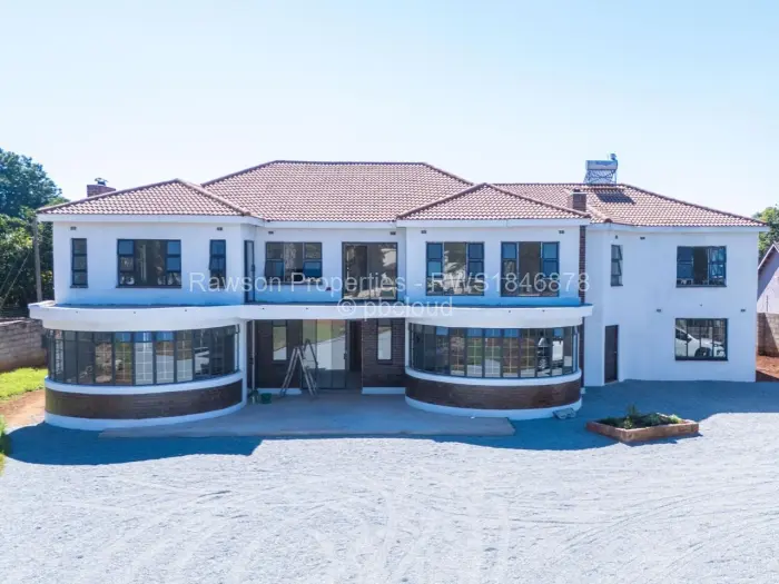 7 Bedroom House for Sale in Borrowdale, Harare
