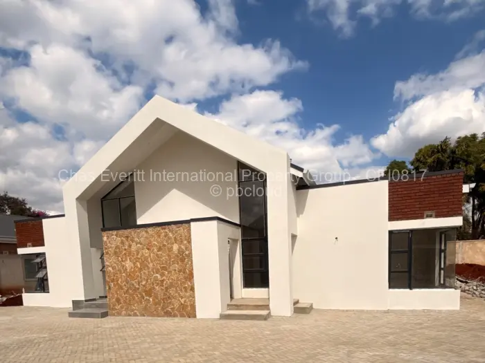 Townhouse/Cluster for Sale in Pomona, Harare