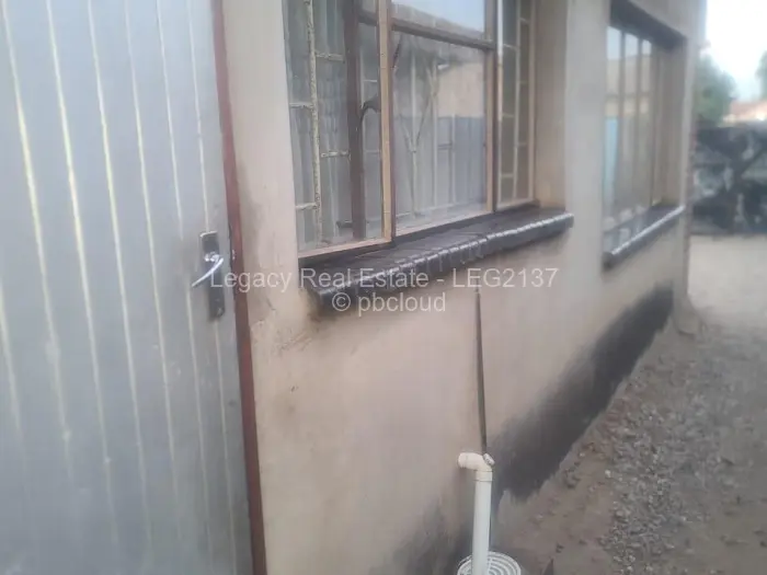 4 Bedroom House for Sale in Budiriro, Harare