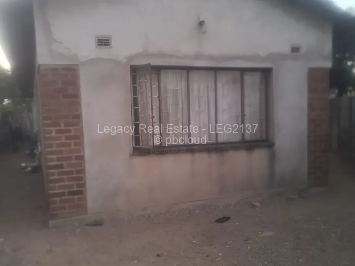 4 Bedroom House for Sale in Budiriro, Harare