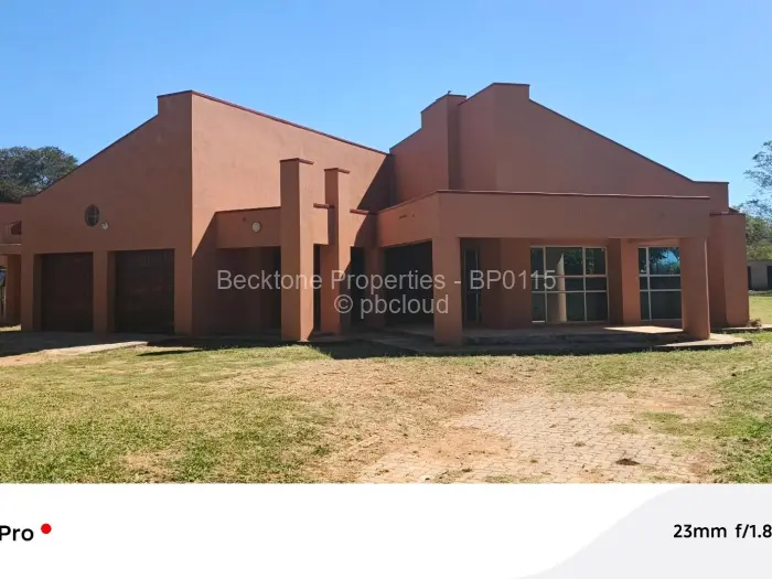 4 Bedroom House for Sale in Parklands, Bulawayo
