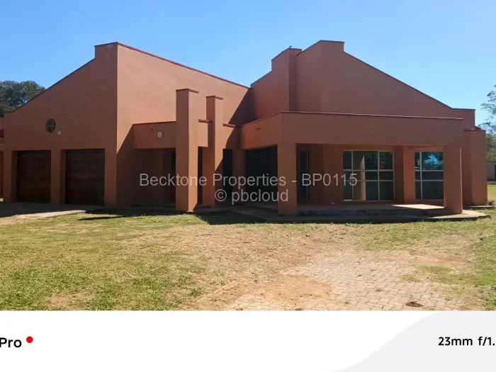 4 Bedroom House for Sale in Parklands, Bulawayo