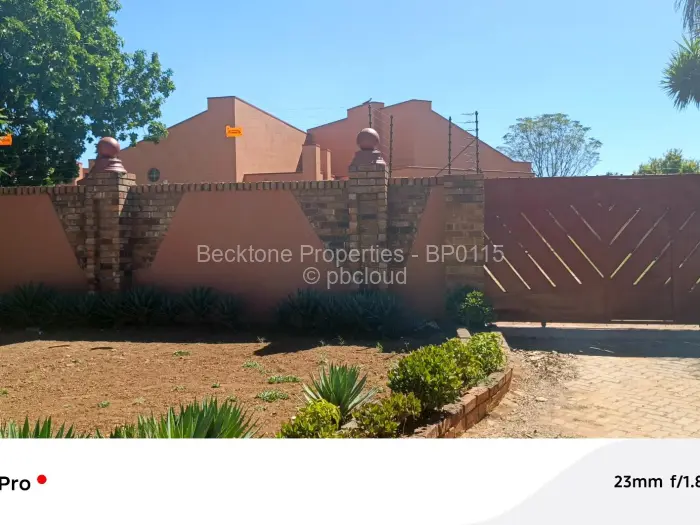 4 Bedroom House for Sale in Parklands, Bulawayo
