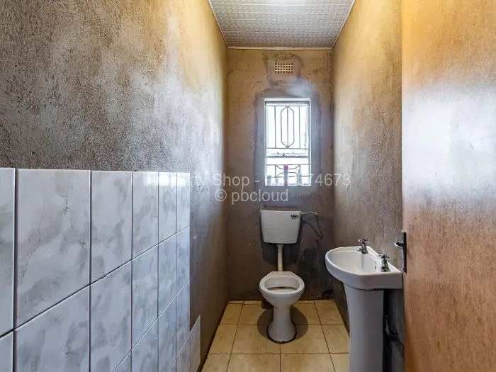 4 Bedroom House for Sale in Borrowdale West, Harare
