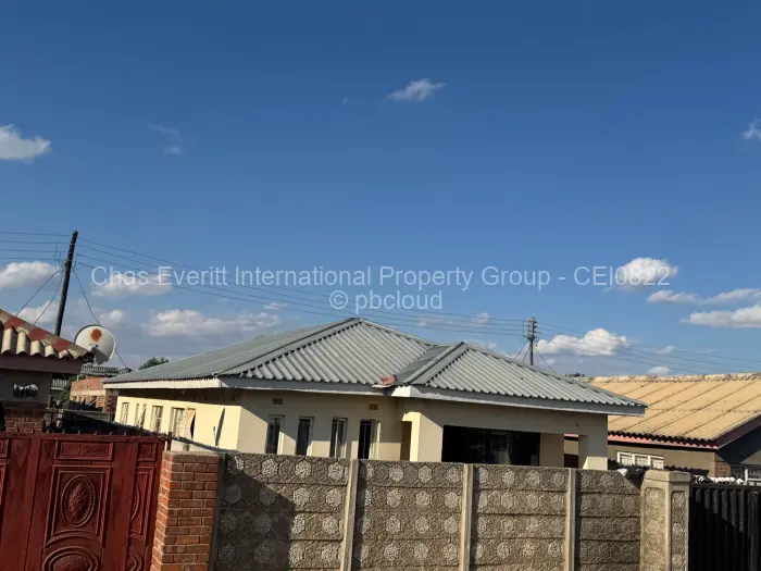 4 Bedroom House for Sale in Chitungwiza, Chitungwiza