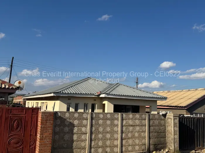 4 Bedroom House for Sale in Chitungwiza, Chitungwiza