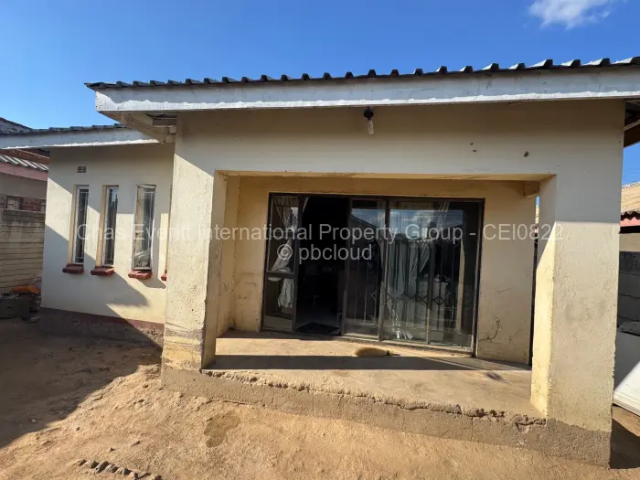 4 Bedroom House for Sale in Chitungwiza, Chitungwiza