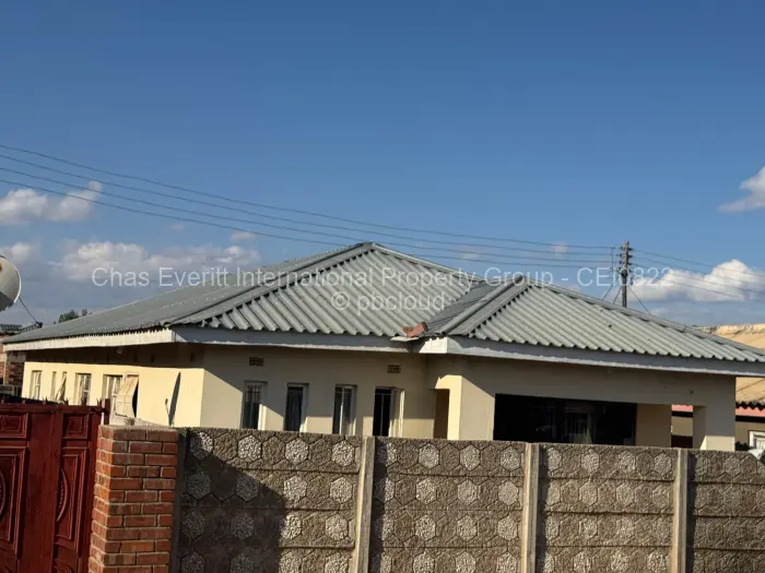 4 Bedroom House for Sale in Chitungwiza, Chitungwiza