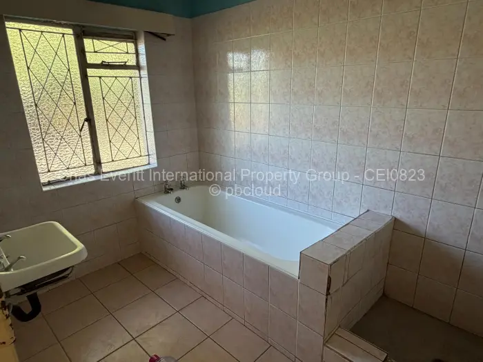 3 Bedroom House for Sale in Tegela, Bulawayo