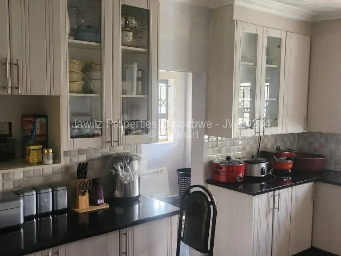 5 Bedroom House for Sale in Sandton Park, Harare