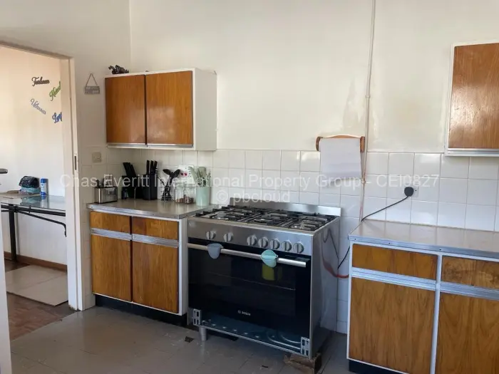 4 Bedroom House for Sale in Ilanda, Bulawayo