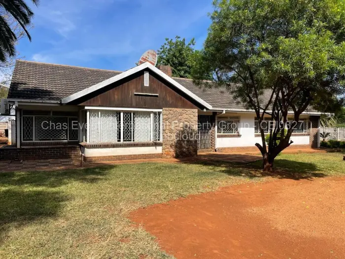 4 Bedroom House for Sale in Ilanda, Bulawayo