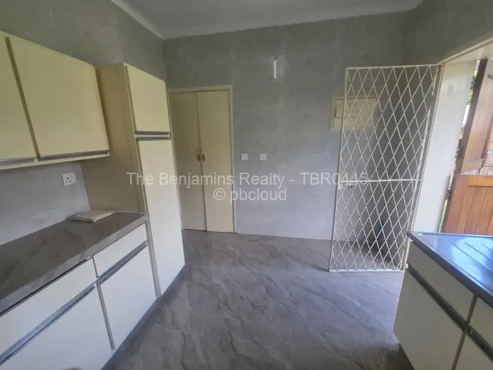 2 Bedroom Cottage/Garden Flat to Rent in Avondale, Harare