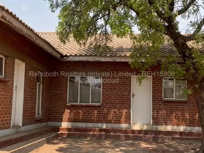 5 Bedroom House to Rent in Waterfalls, Harare